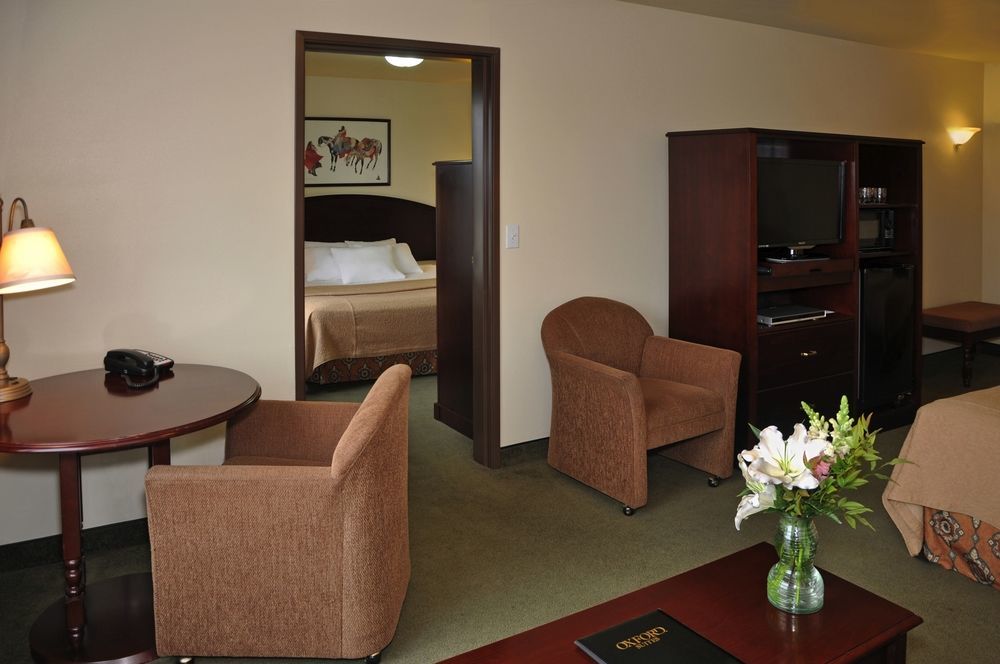 Oxford Suites Hermiston Exteriör bild