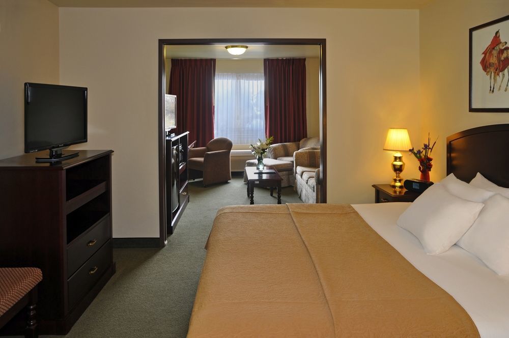 Oxford Suites Hermiston Exteriör bild