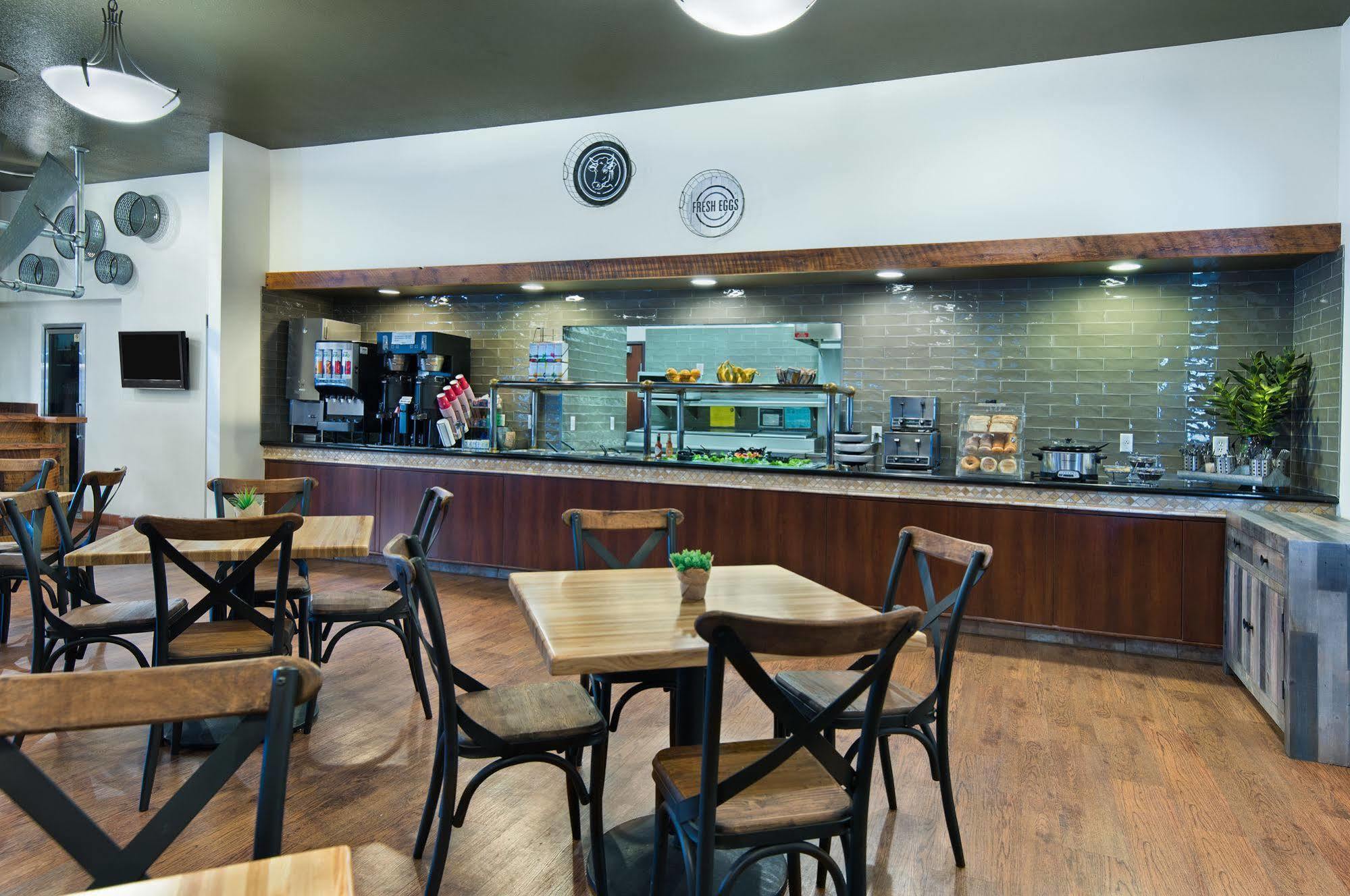 Oxford Suites Hermiston Exteriör bild